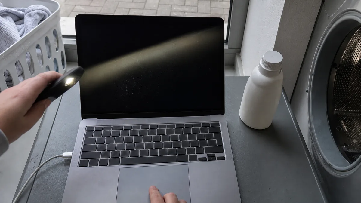MacBook Won’t Turn On or Has a Black Screen: Three Different States