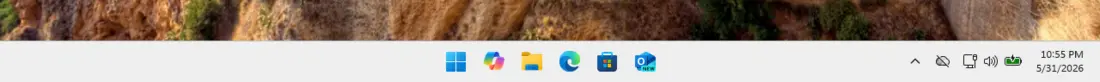 Hlavní panel Windows 11 bez vyhledávacího pole, jen s ikonami aplikací