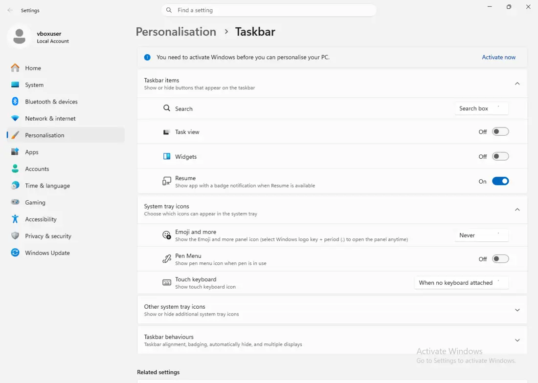Okno Nastavení Windows 11 – Hlavní panel (Taskbar), přepínače Search, Task view a Widgets